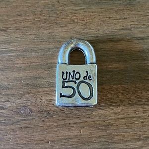 Uno de 50 Lock Charm